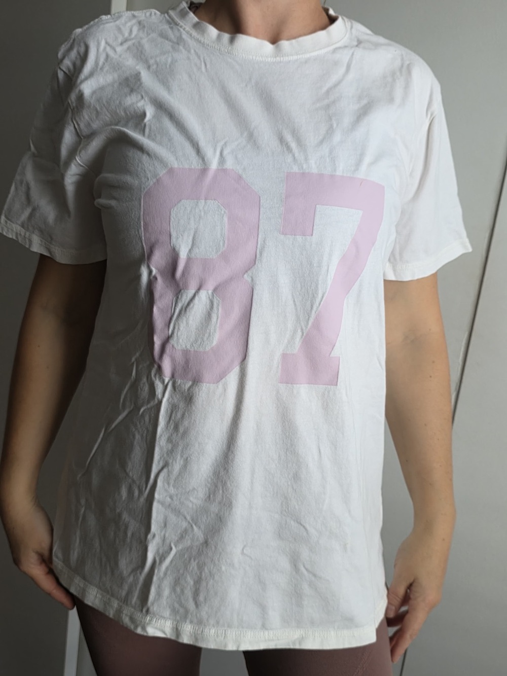 Aeropostale White Tee with Pink 87 Graphic